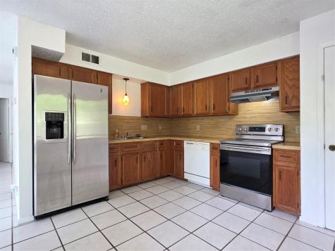 8818 Clearbrook Trail Austin TX 78729