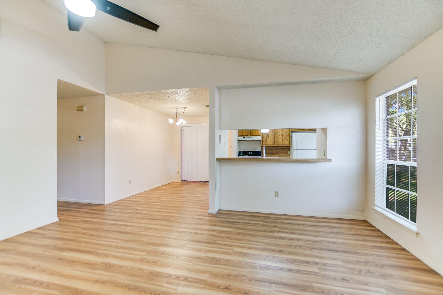 11948 Sunhillow Bend Austin TX 78758