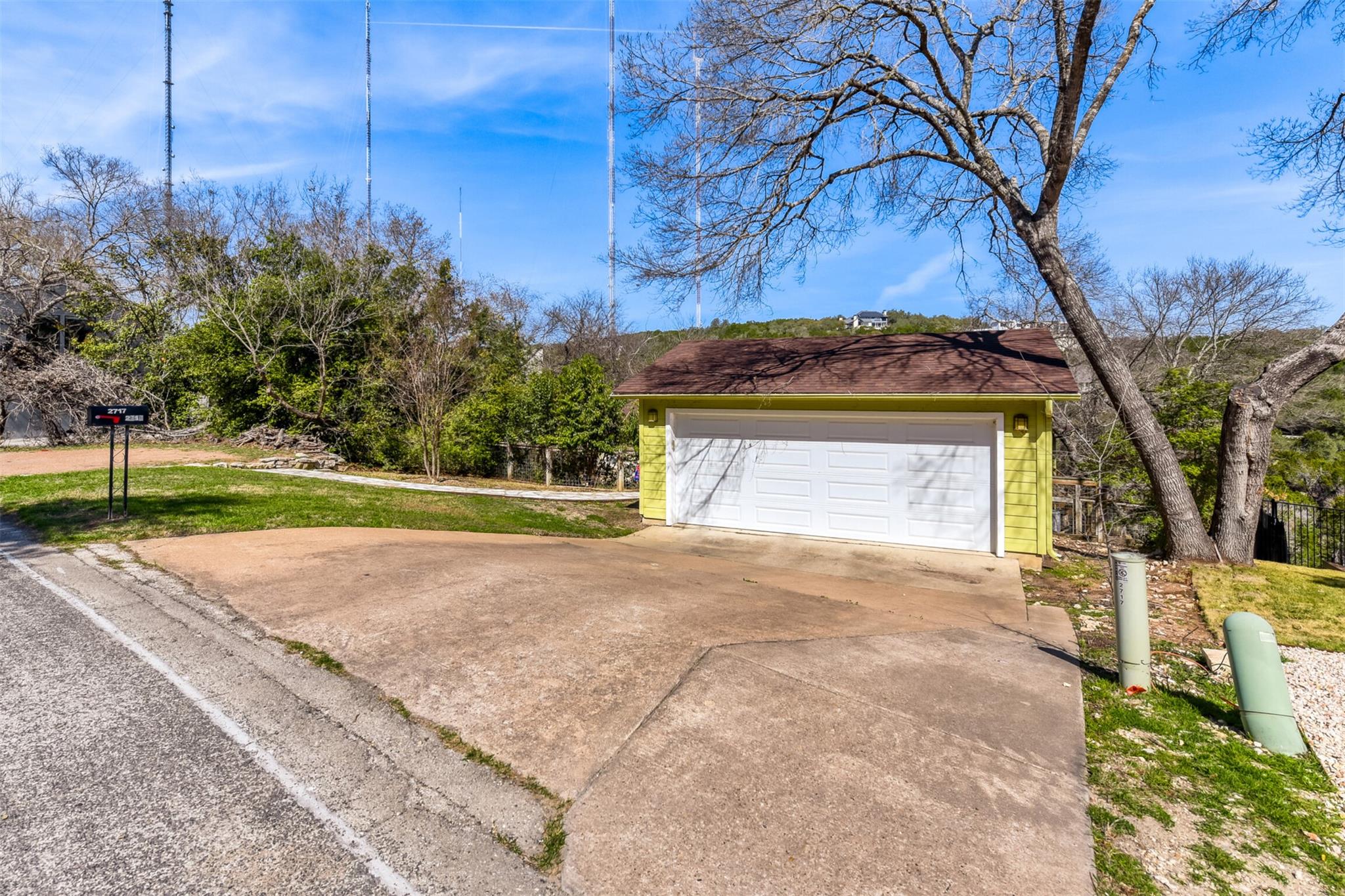 2717 Trail Of The Madrones Austin TX 78746