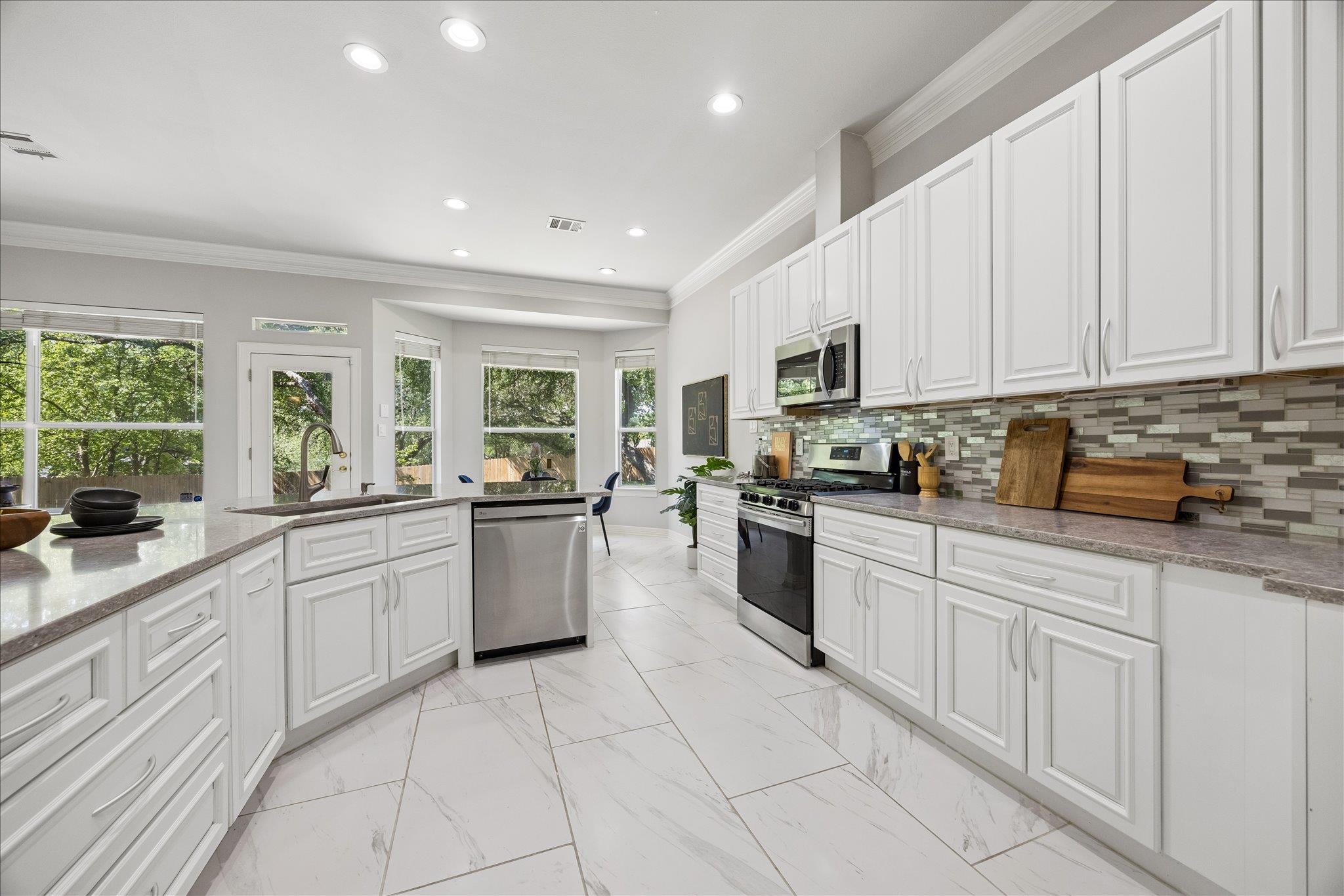 10501 Oak View Drive Austin TX 78759