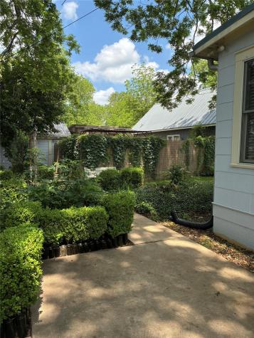 101 Short Street Smithville TX 78957