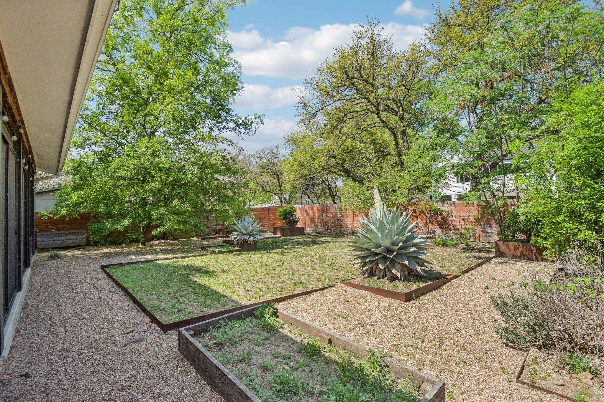 4506 Russell Drive Austin TX 78745