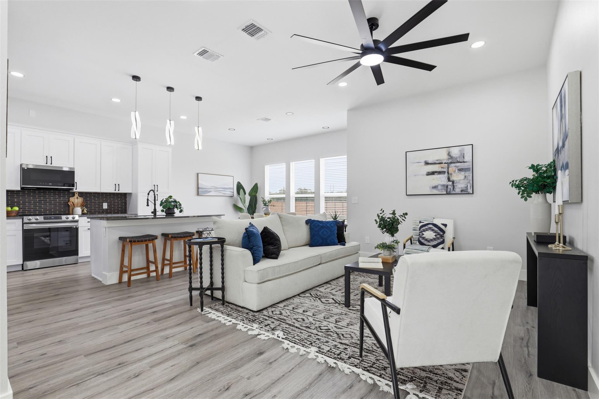 123 Los Robles Road Elgin TX 78621