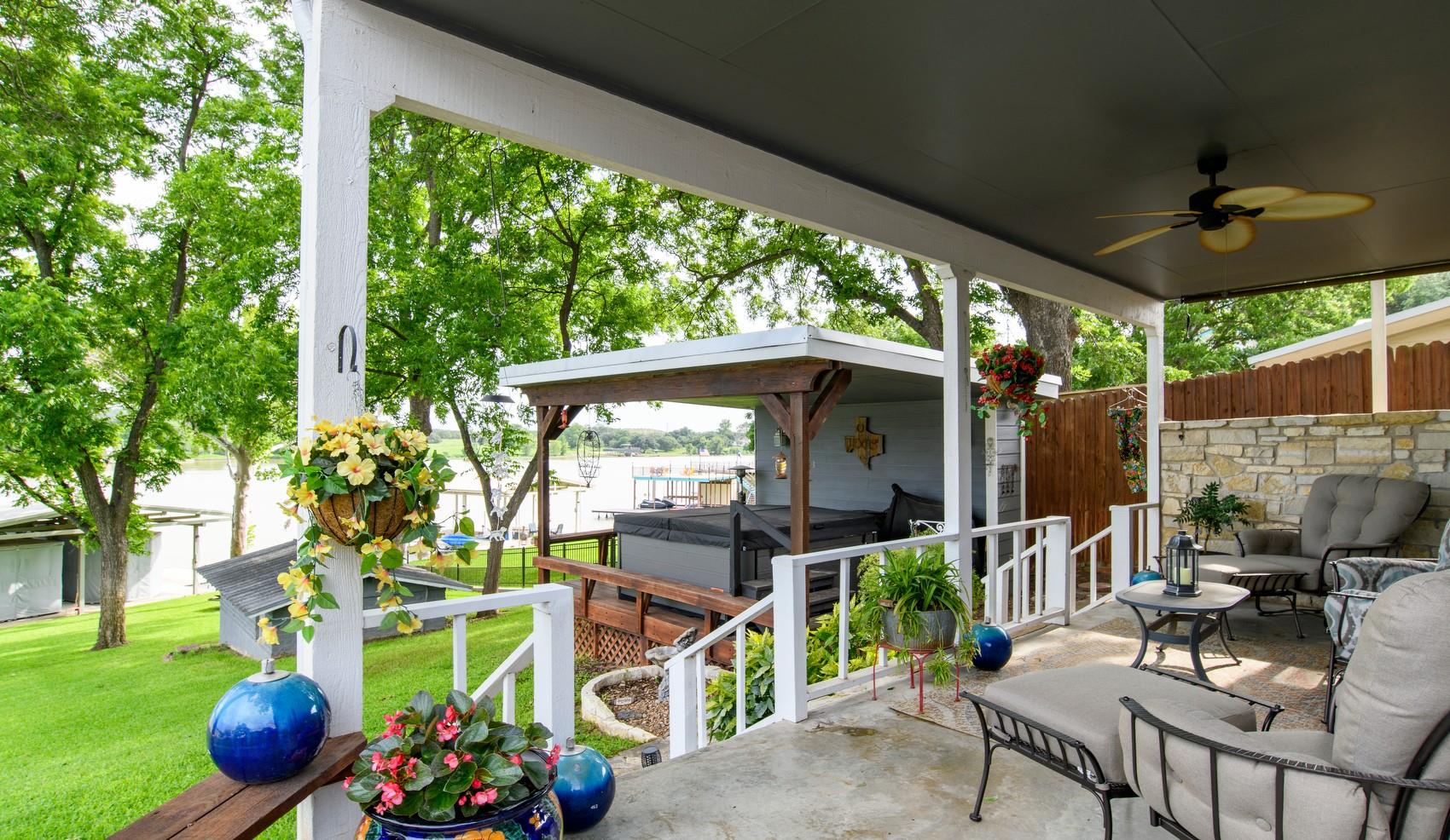1912 Bluebonnet Lane Kingsland TX 78639
