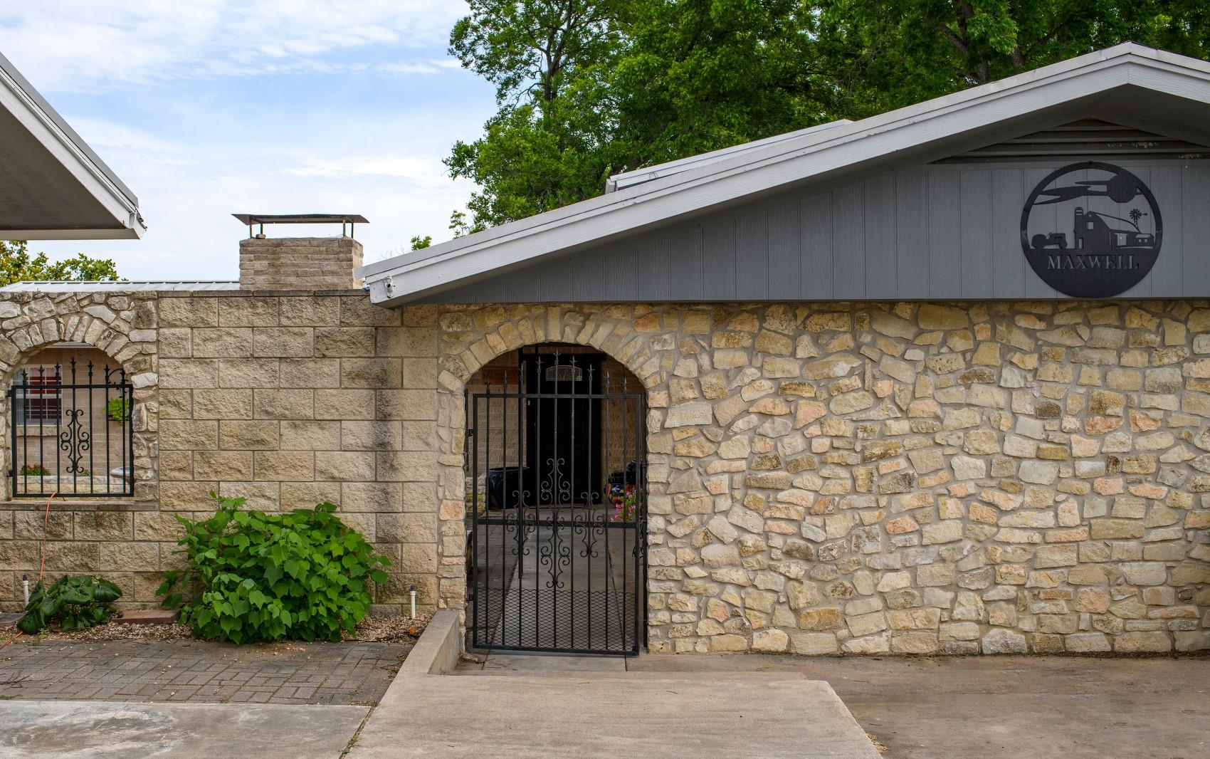 1912 Bluebonnet Lane Kingsland TX 78639