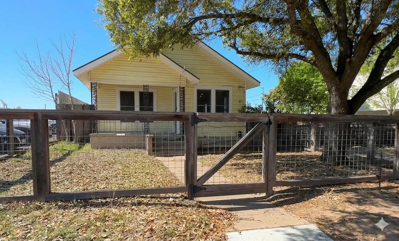 4914 Woodrow Avenue Austin TX 78756