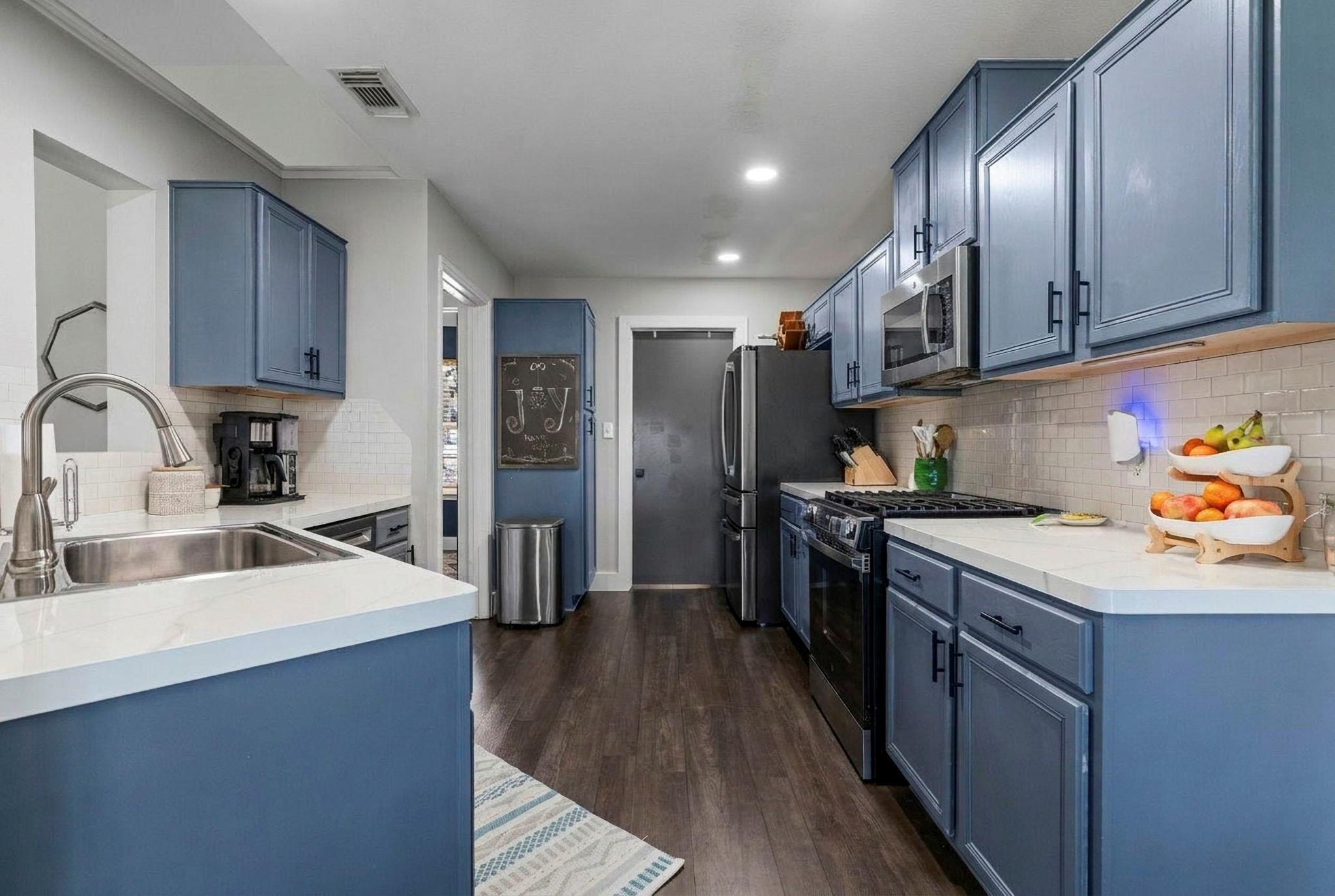1003 Sunset Canyon Drive S Dripping Springs TX 78620