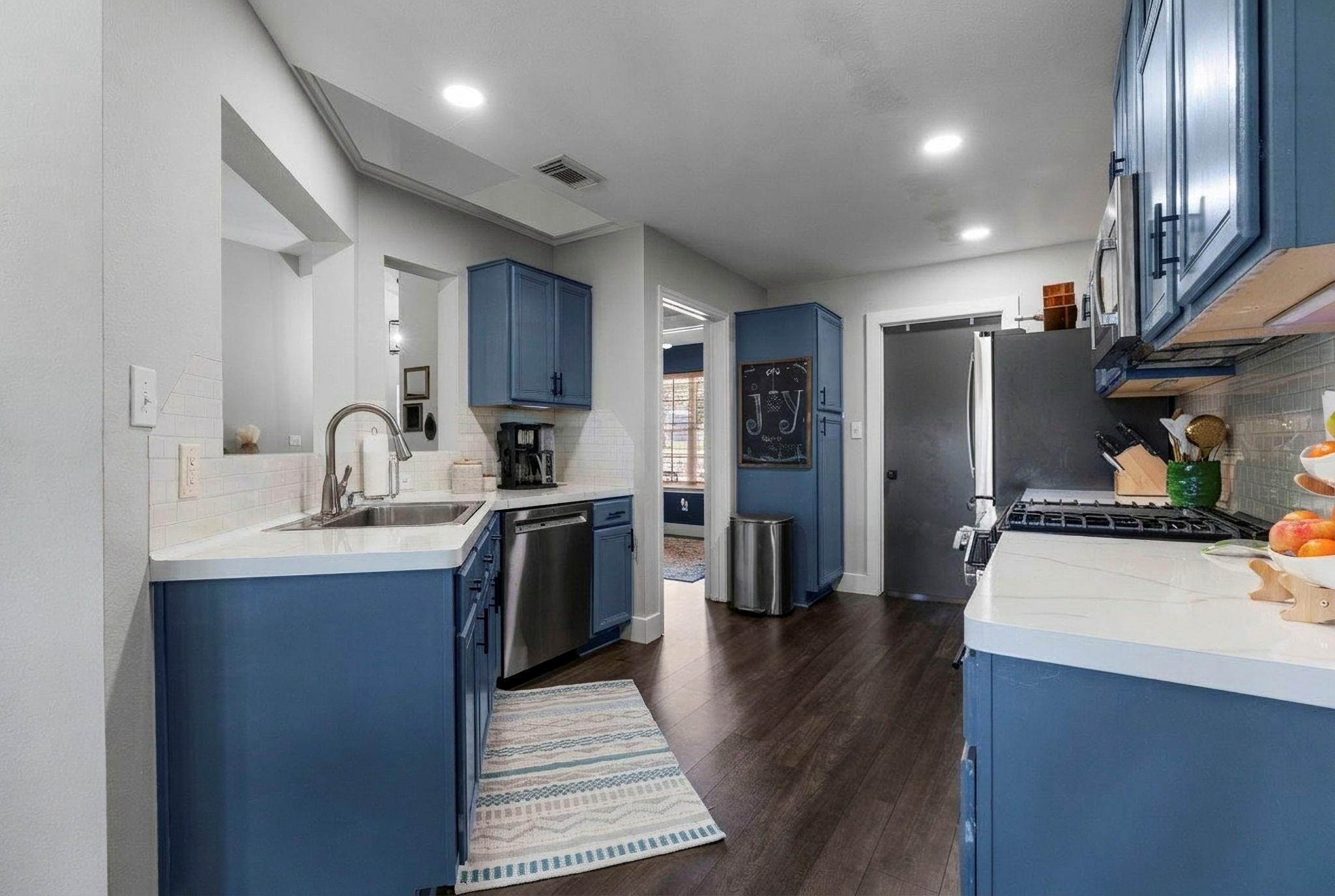 1003 Sunset Canyon Drive S Dripping Springs TX 78620