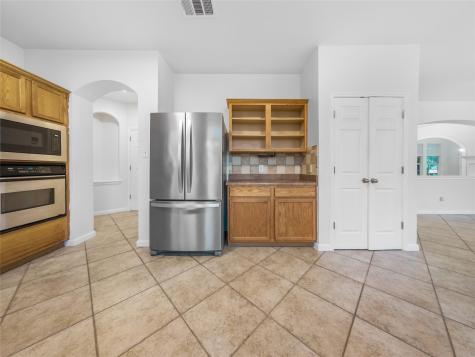 202 Holmstrom Street Hutto TX 78634