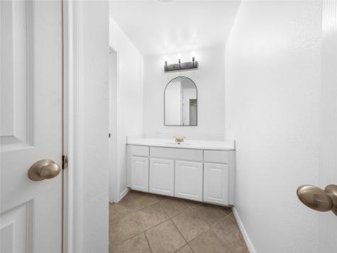 202 Holmstrom Street Hutto TX 78634