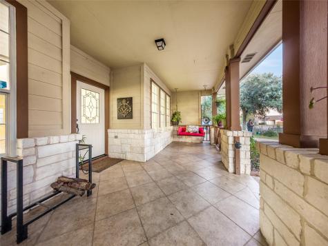 202 Holmstrom Street Hutto TX 78634