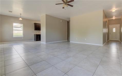 135 Valle Verde Drive Del Valle TX 78617