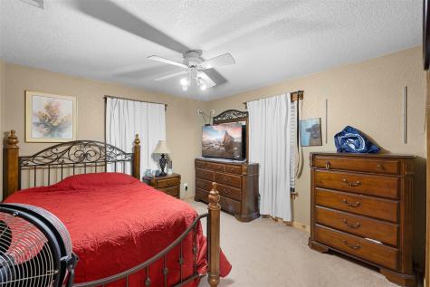 7393 N State Highway 80 Nixon TX 78140
