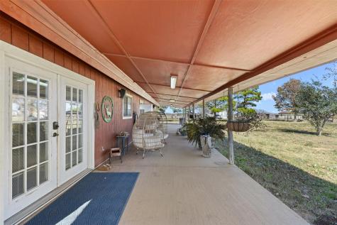 7393 N State Highway 80 Nixon TX 78140