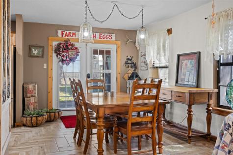 7393 N State Highway 80 Nixon TX 78140