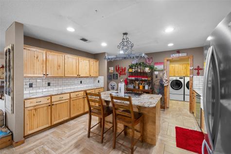 7393 N State Highway 80 Nixon TX 78140