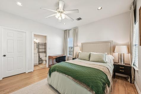 5736 Petty Street Houston TX 77007