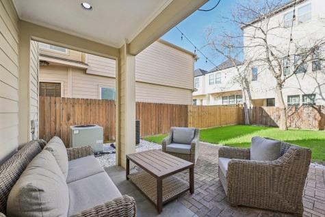 5736 Petty Street Houston TX 77007