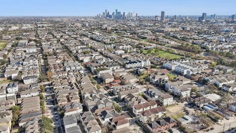 5736 Petty Street Houston TX 77007