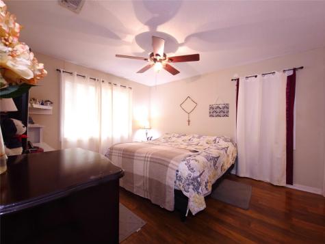 911 Brazos Street Lockhart TX 78644