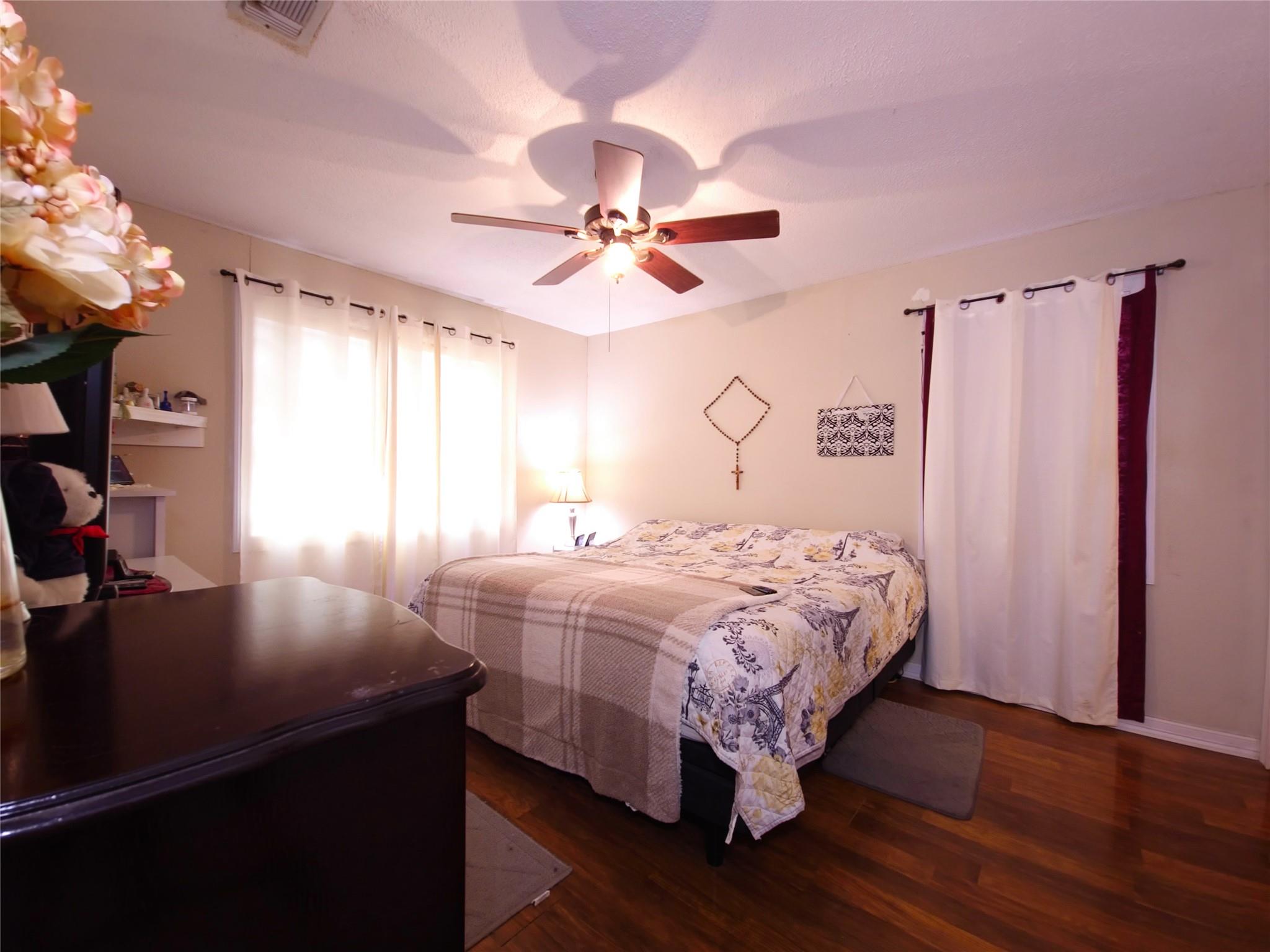 911 Brazos Street Lockhart TX 78644