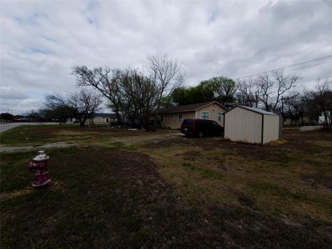 911 Brazos Street Lockhart TX 78644
