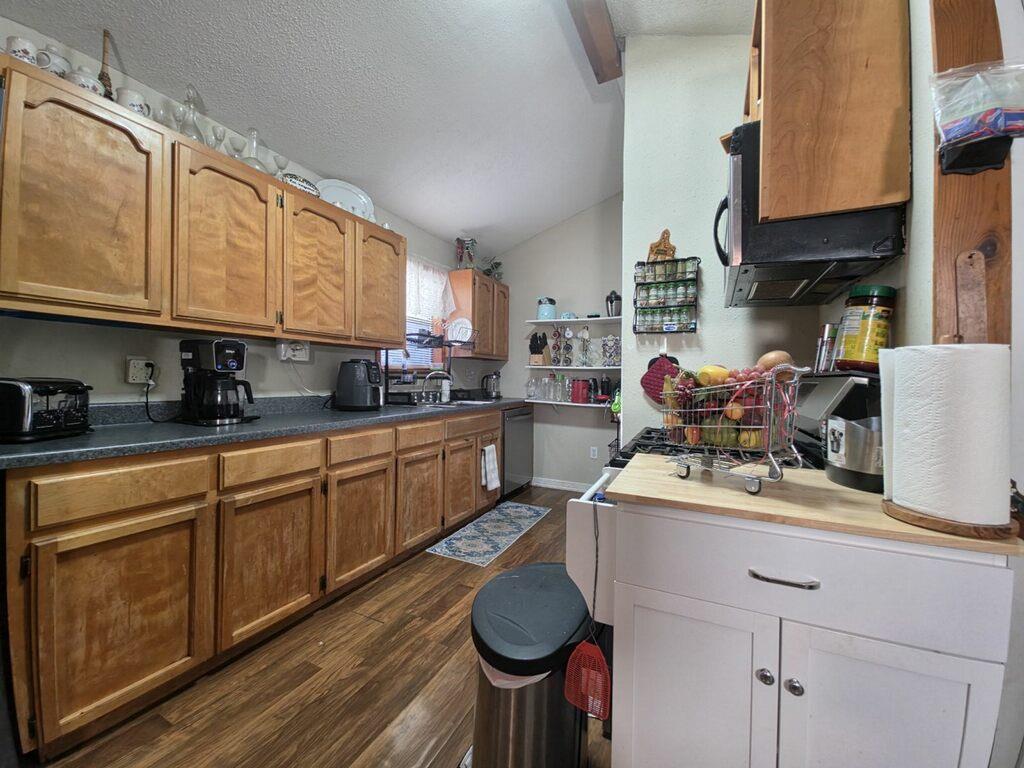 911 Brazos Street Lockhart TX 78644