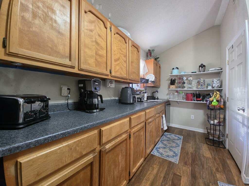 911 Brazos Street Lockhart TX 78644