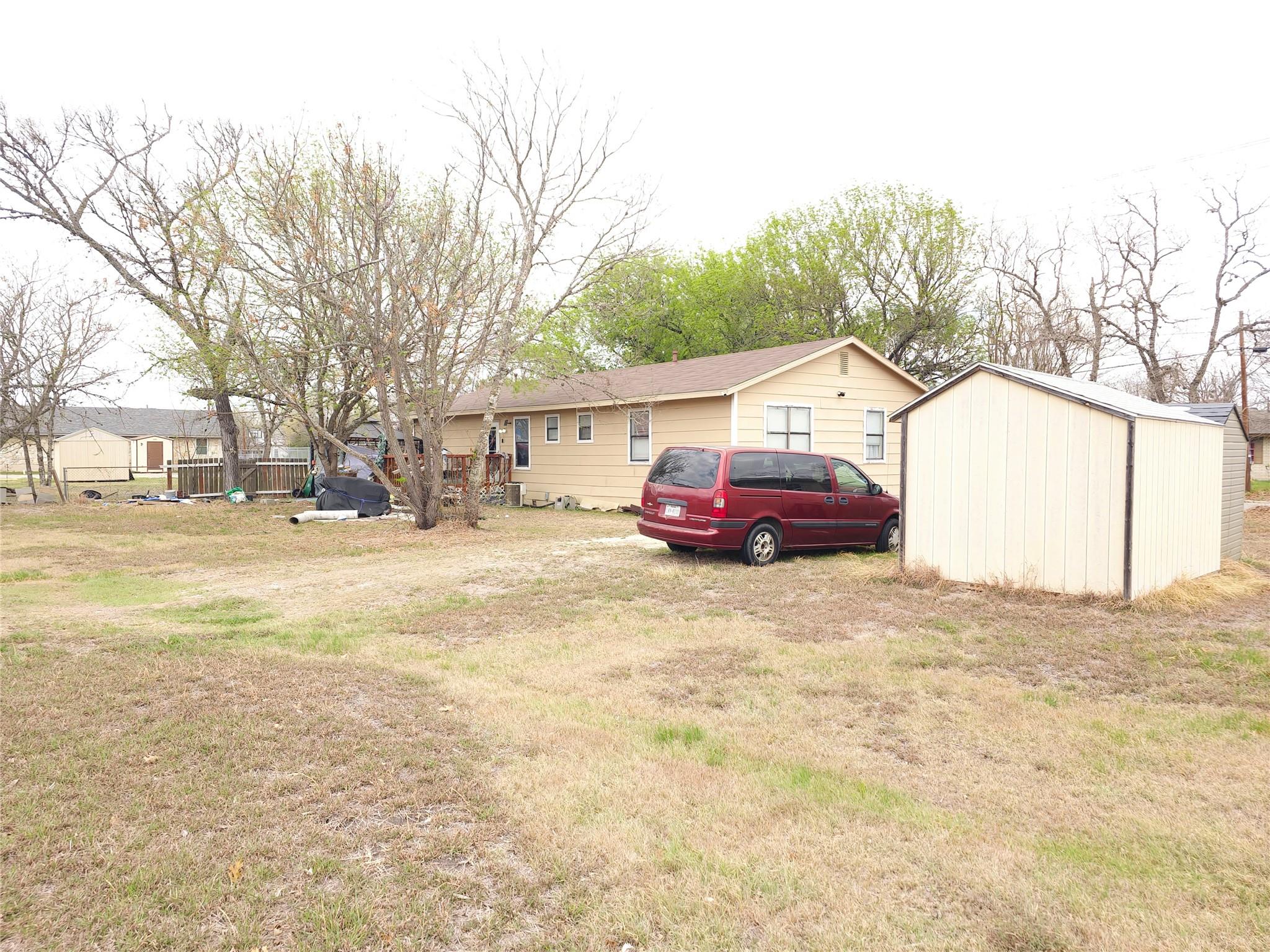 911 Brazos Street Lockhart TX 78644