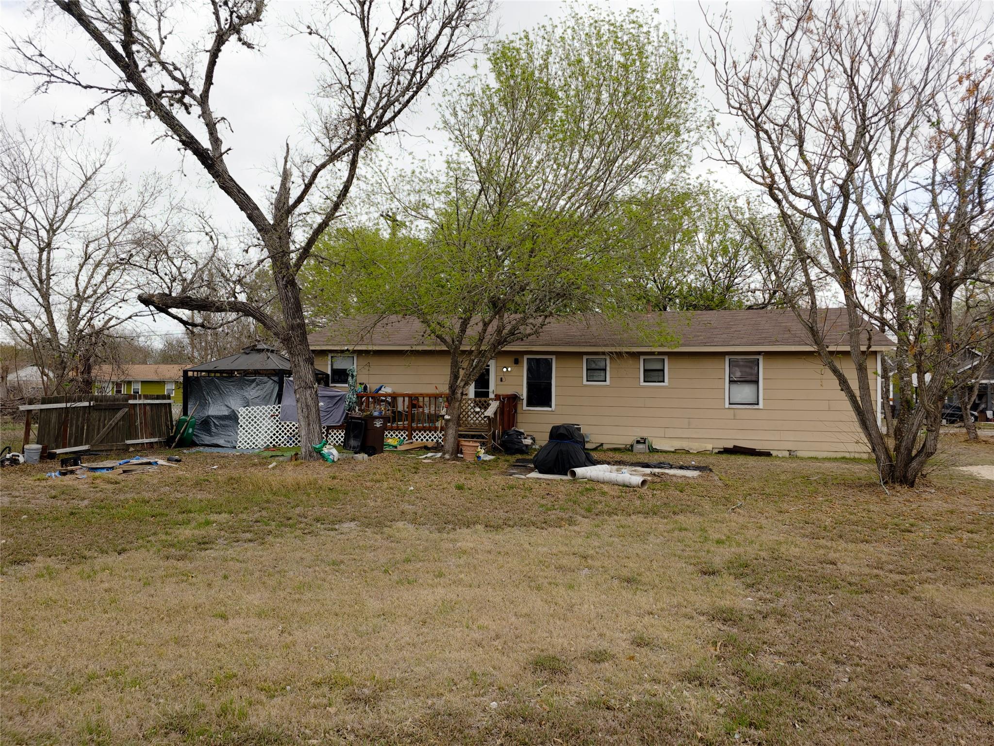 911 Brazos Street Lockhart TX 78644