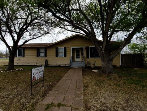 911 Brazos Street Lockhart TX 78644