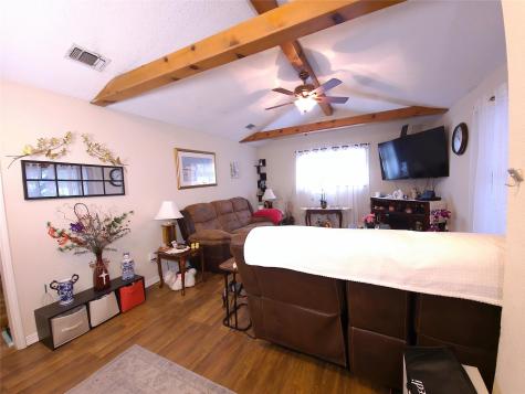 911 Brazos Street Lockhart TX 78644
