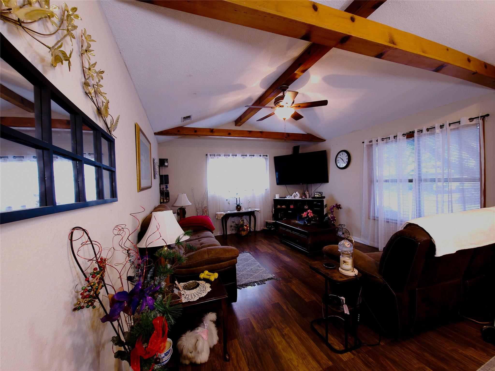 911 Brazos Street Lockhart TX 78644