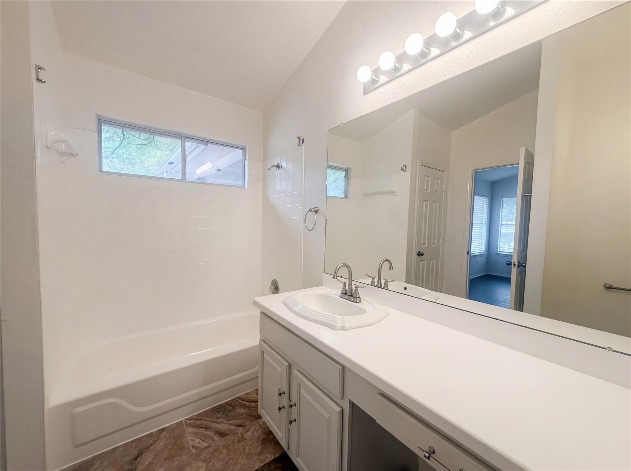 256 Morrell Kyle TX 78640