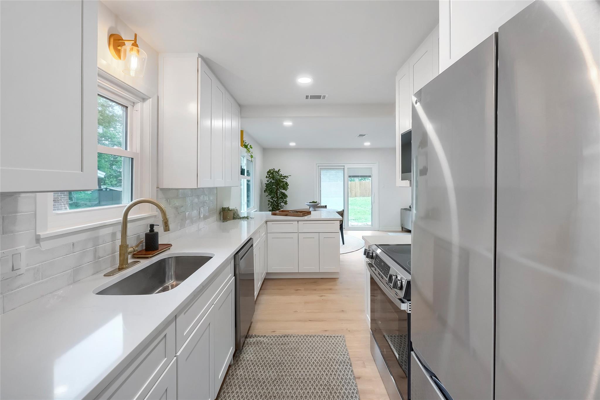 5907 Eureka Drive Austin TX 78745