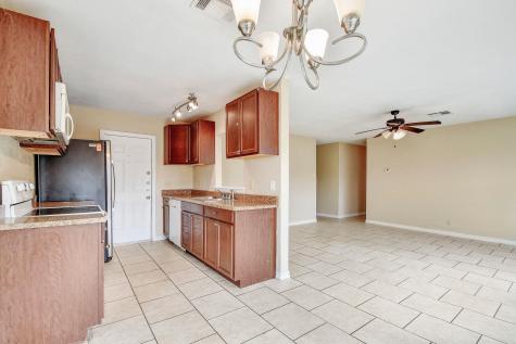 6826 Laguna Norte San Antonio TX 78239