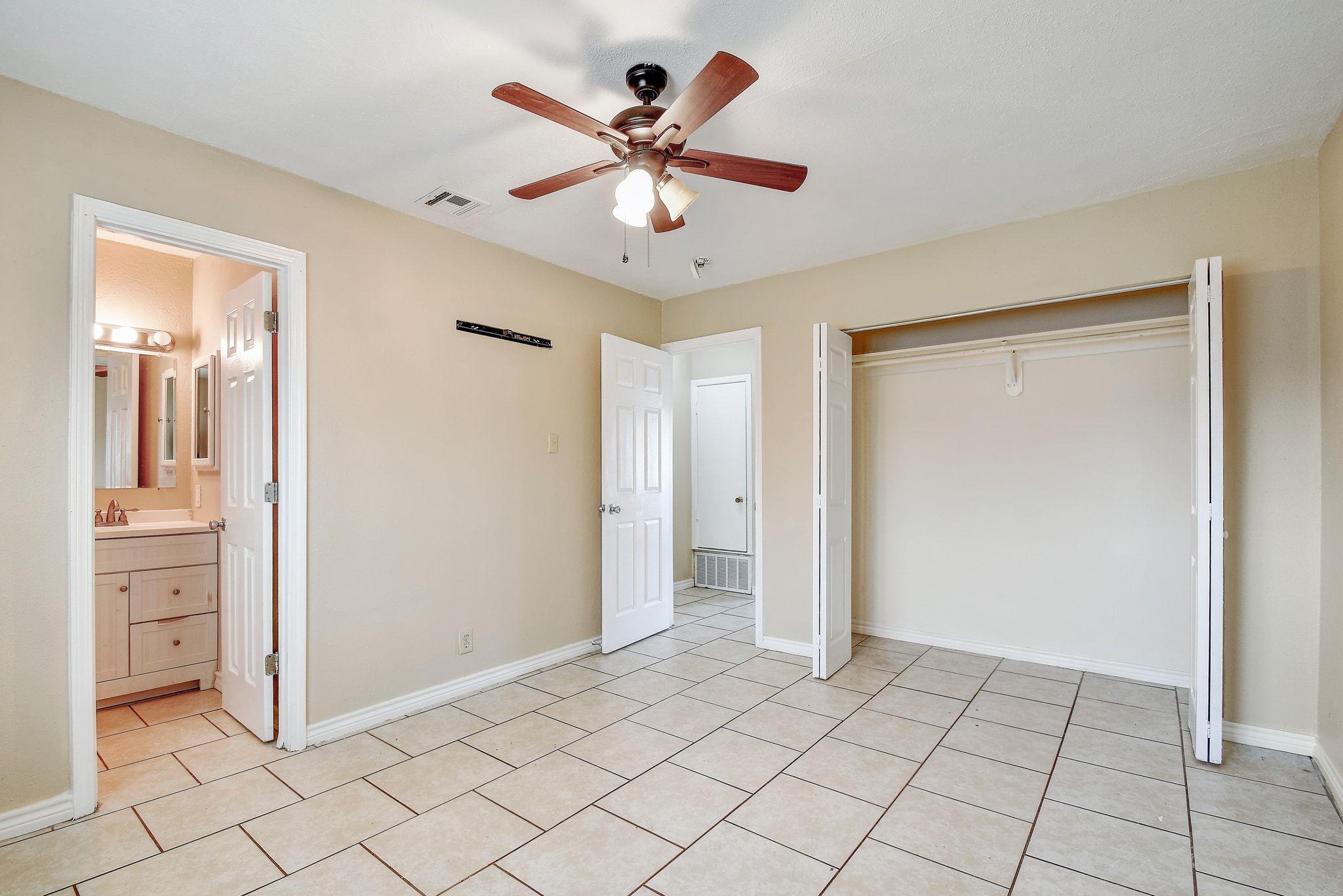 6826 Laguna Norte San Antonio TX 78239