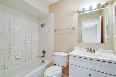 6826 Laguna Norte San Antonio TX 78239