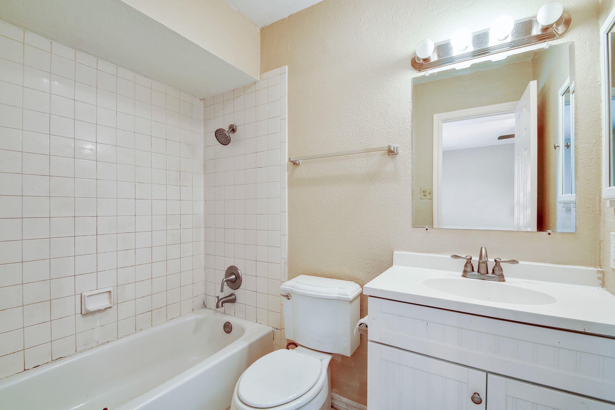 6826 Laguna Norte San Antonio TX 78239