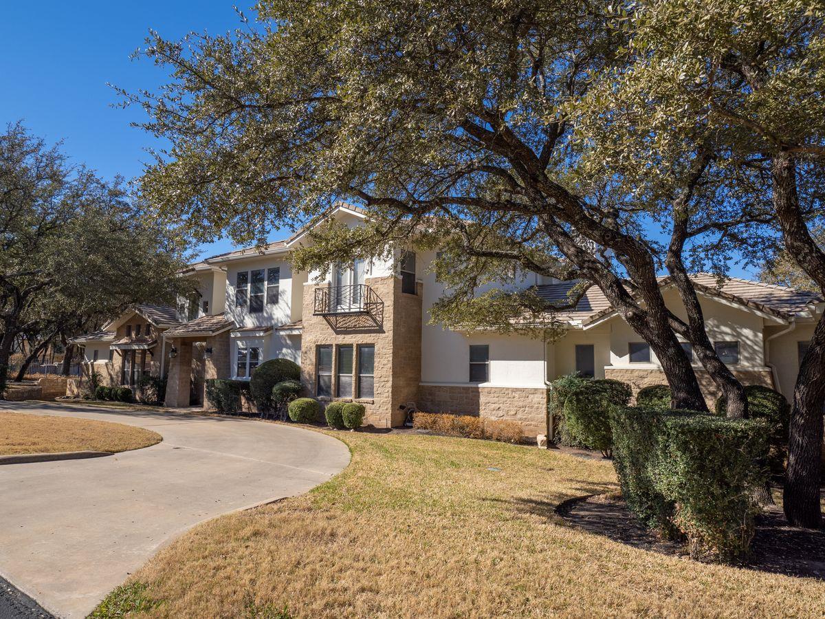 14 Autumn Oaks Drive The Hills TX 78738
