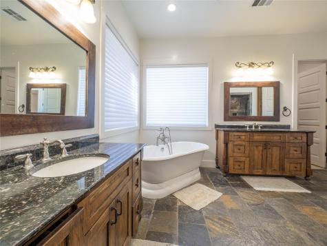 14 Autumn Oaks Drive The Hills TX 78738