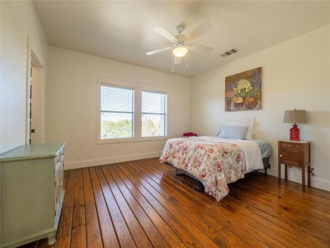 14 Autumn Oaks Drive The Hills TX 78738