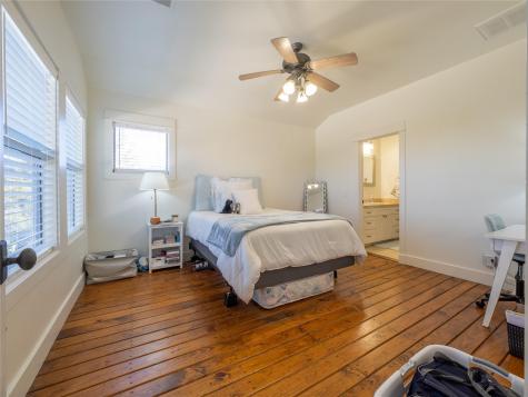 14 Autumn Oaks Drive The Hills TX 78738