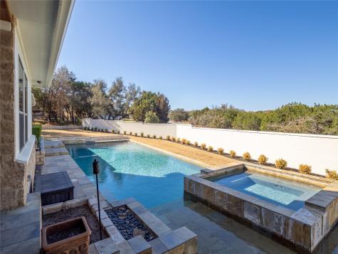 14 Autumn Oaks Drive The Hills TX 78738