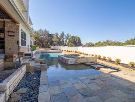 14 Autumn Oaks Drive The Hills TX 78738