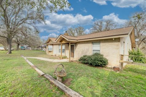 21 N Cr 235 Gonzales TX 78629