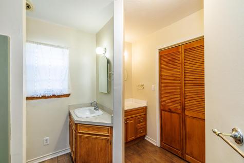 21 N Cr 235 Gonzales TX 78629