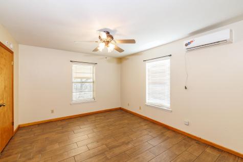 21 N Cr 235 Gonzales TX 78629