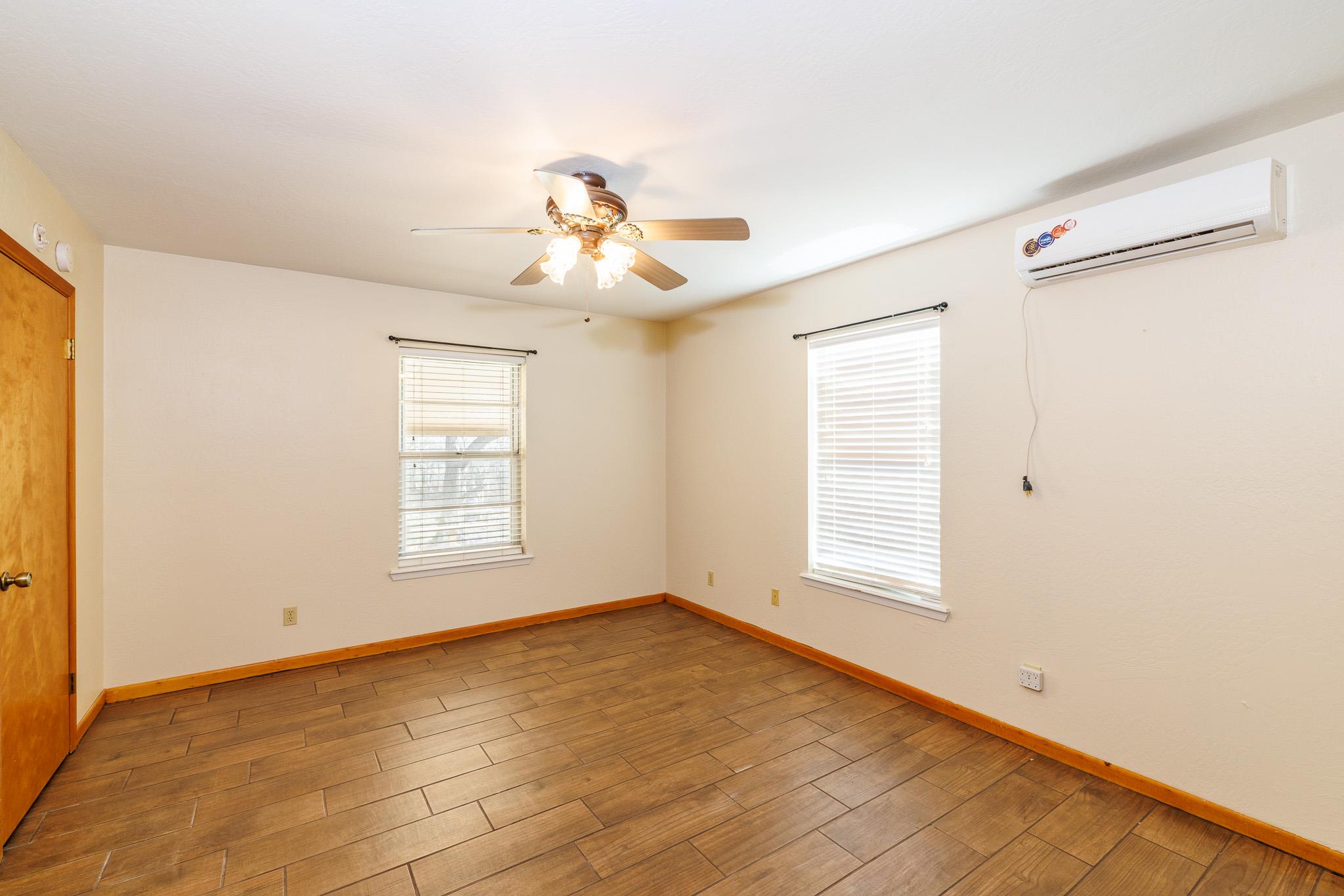 21 N Cr 235 Gonzales TX 78629