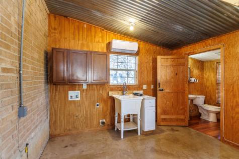 21 N Cr 235 Gonzales TX 78629